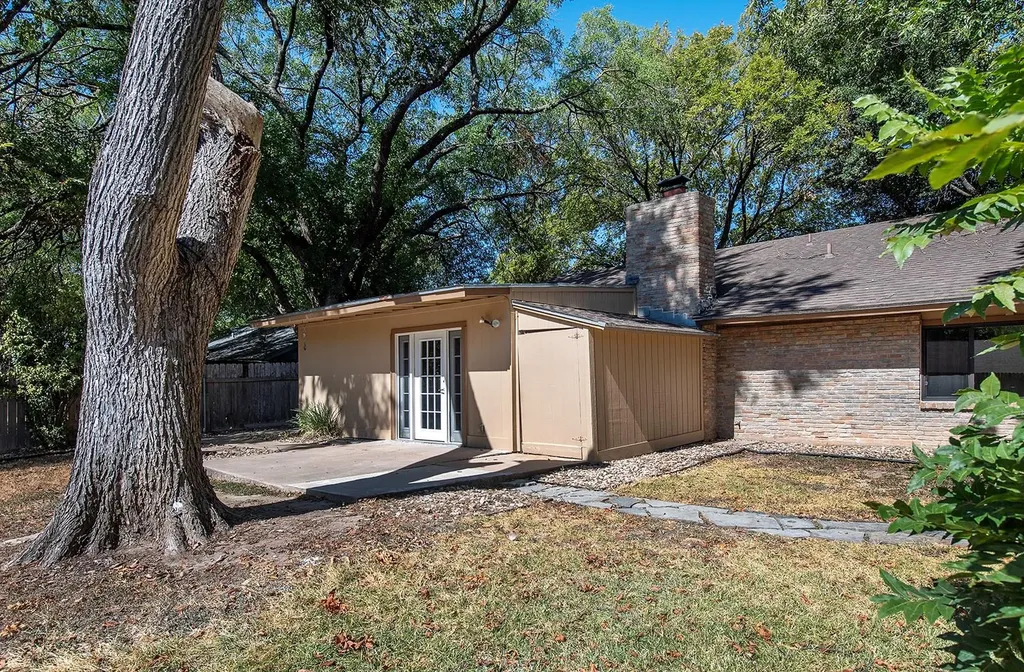 9207 Hunters Trace Austin TX 78758