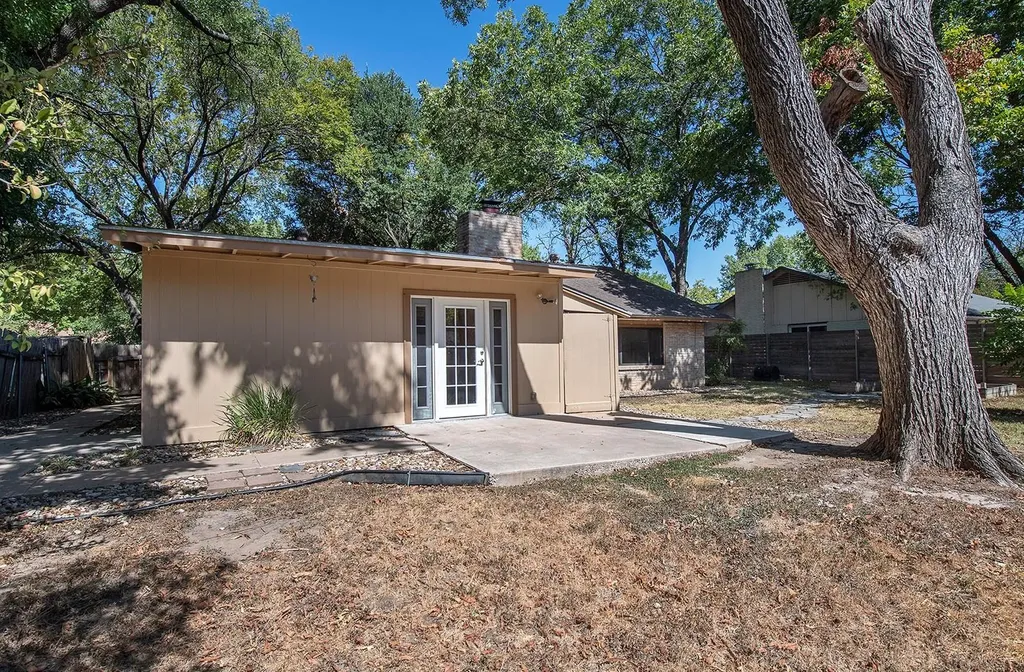 9207 Hunters Trace Austin TX 78758