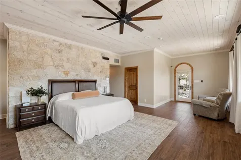 1450 Los Escondidos Street Marble Falls TX 78654