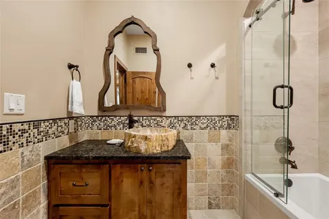 1450 Los Escondidos Street Marble Falls TX 78654