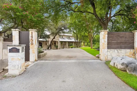 1450 Los Escondidos Street Marble Falls TX 78654