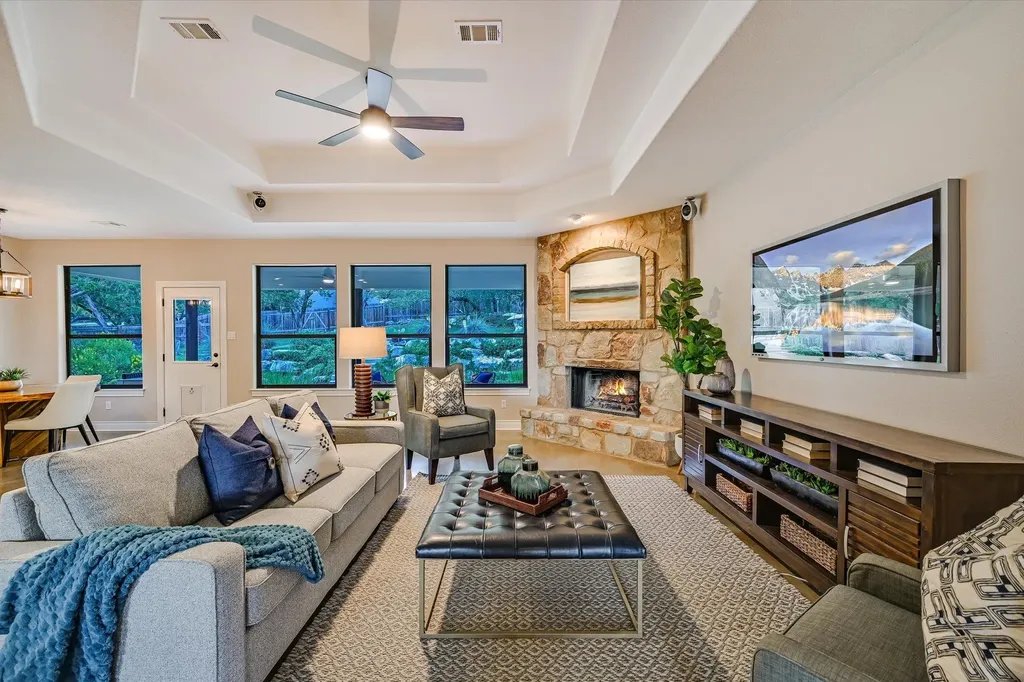 521 Cottonwood Creek Road Dripping Springs TX 78620