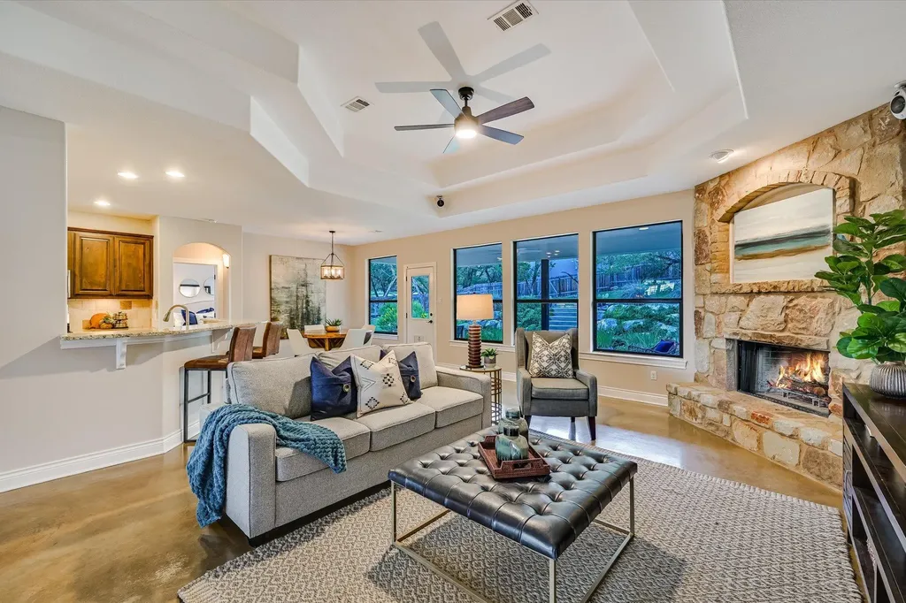 521 Cottonwood Creek Road Dripping Springs TX 78620