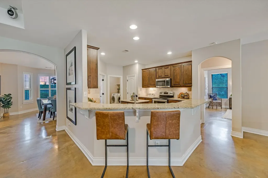 521 Cottonwood Creek Road Dripping Springs TX 78620