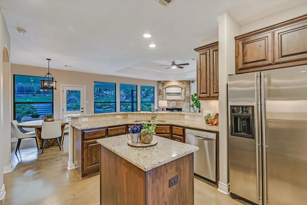 521 Cottonwood Creek Road Dripping Springs TX 78620