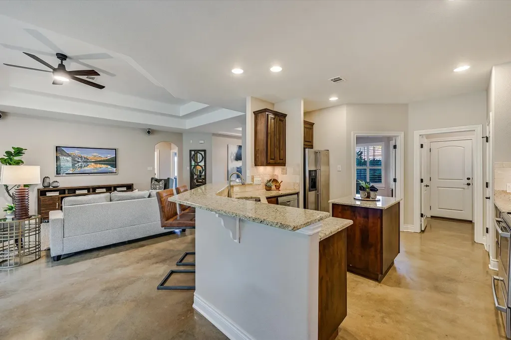 521 Cottonwood Creek Road Dripping Springs TX 78620