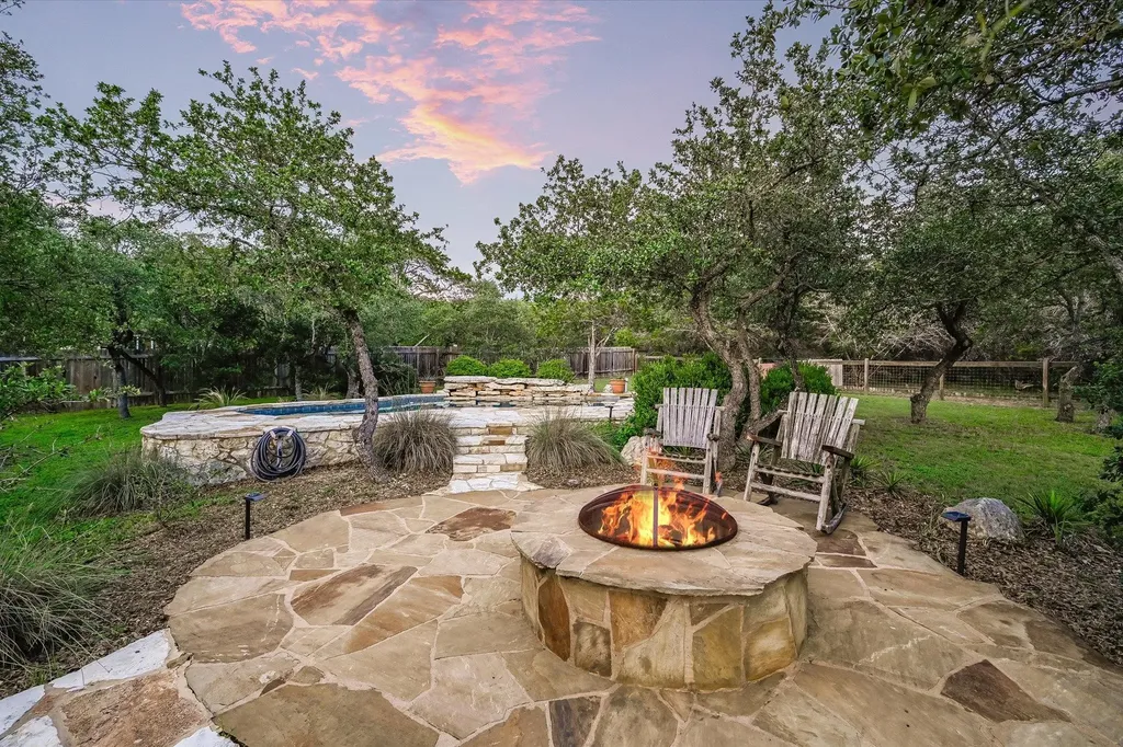 521 Cottonwood Creek Road Dripping Springs TX 78620