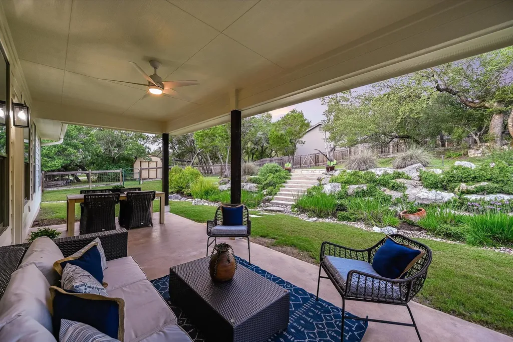 521 Cottonwood Creek Road Dripping Springs TX 78620