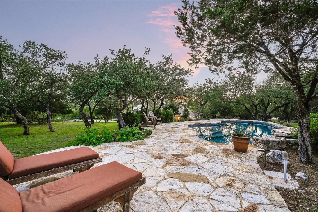 521 Cottonwood Creek Road Dripping Springs TX 78620