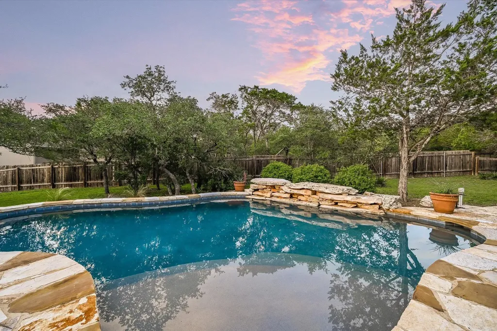 521 Cottonwood Creek Road Dripping Springs TX 78620