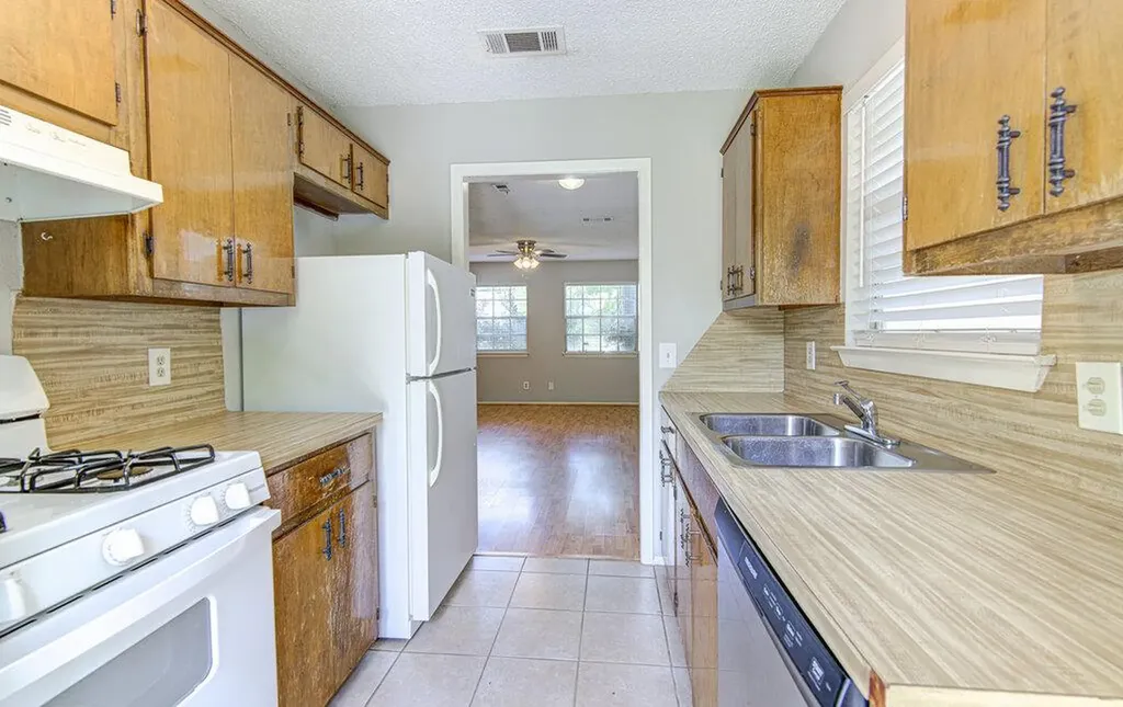 907 Taulbee Lane Austin TX 78757