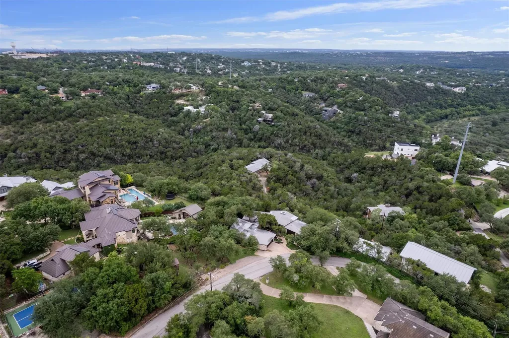 501 Drawbridge Road Austin TX 78746