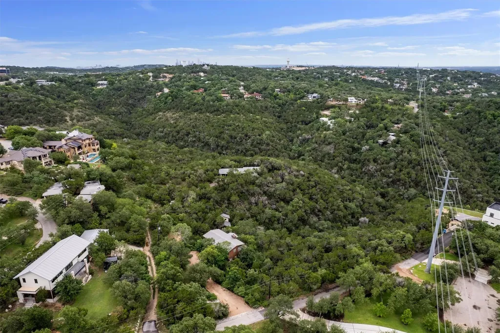501 Drawbridge Road Austin TX 78746