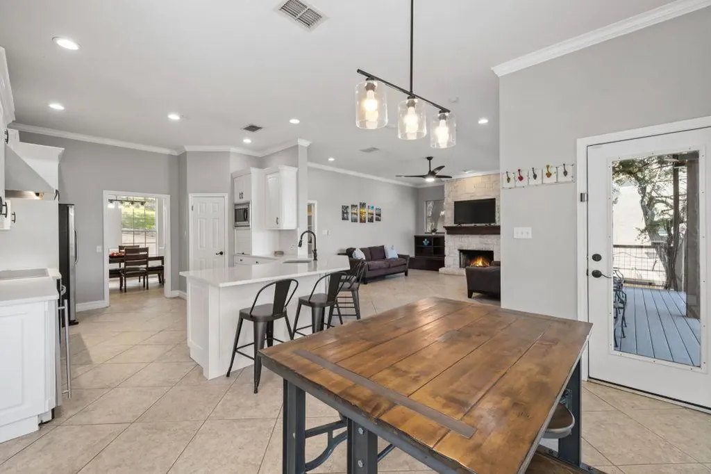 10800 Beach Road Leander TX 78641