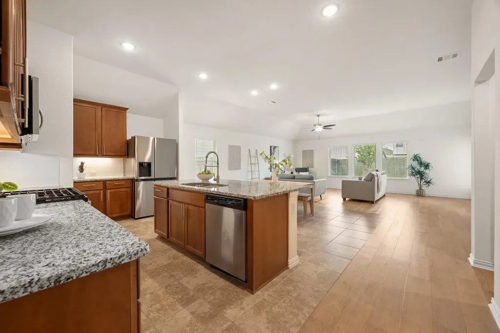 320 Somerville Street Leander TX 78641