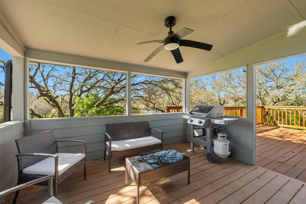 205 Shadows Drive Spicewood TX 78669