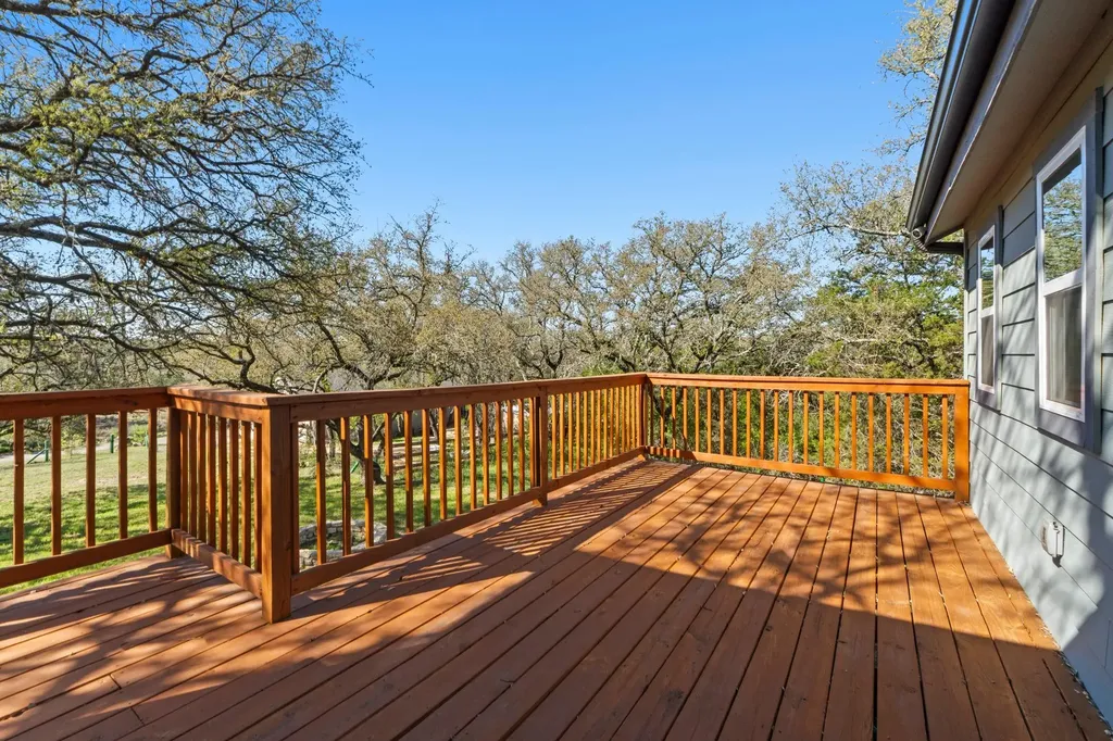 205 Shadows Drive Spicewood TX 78669