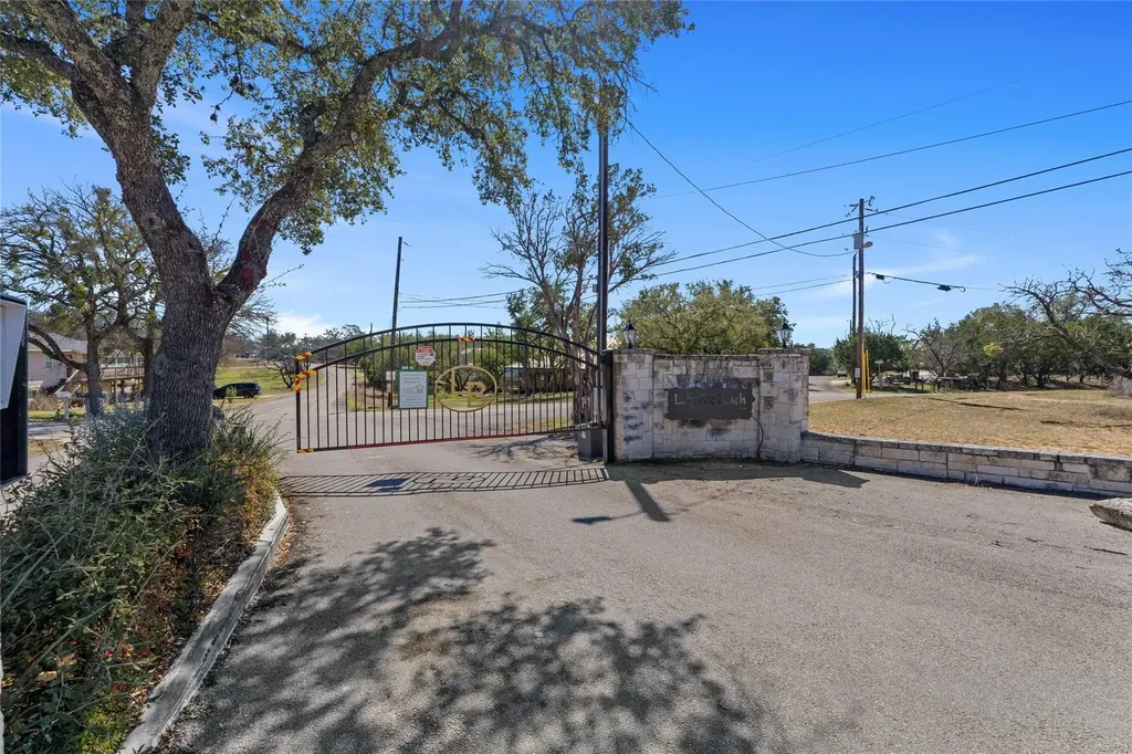 205 Shadows Drive Spicewood TX 78669