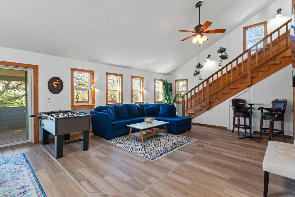 205 Shadows Drive Spicewood TX 78669