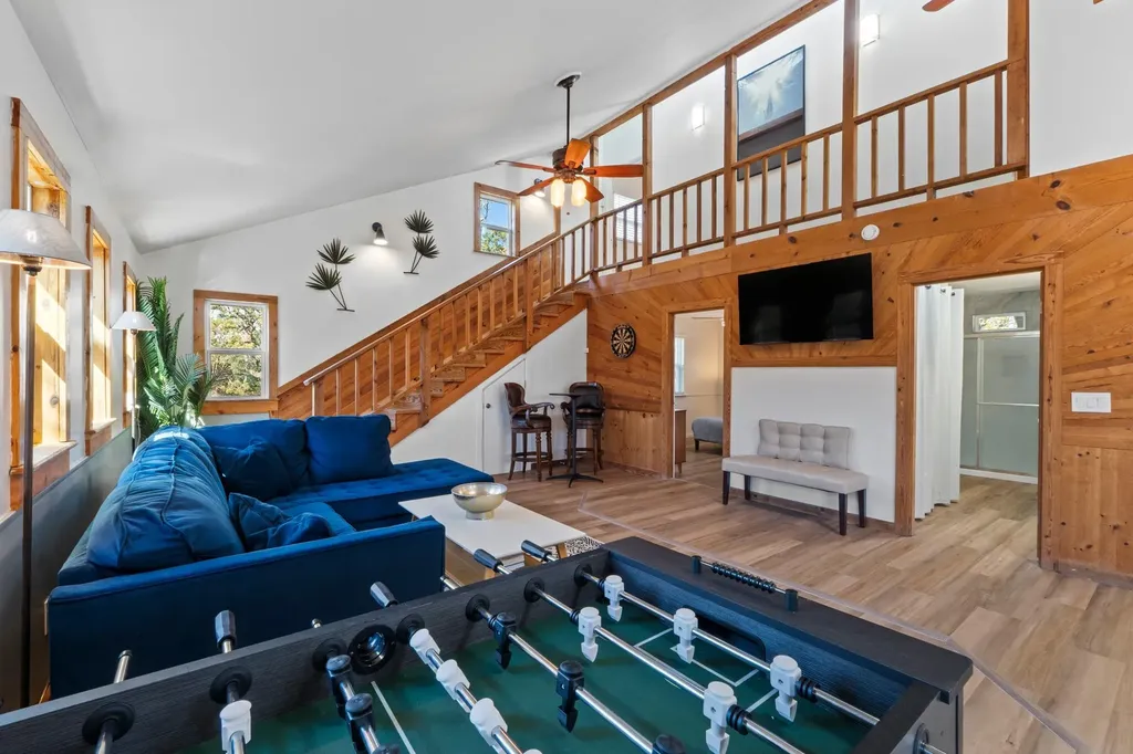 205 Shadows Drive Spicewood TX 78669