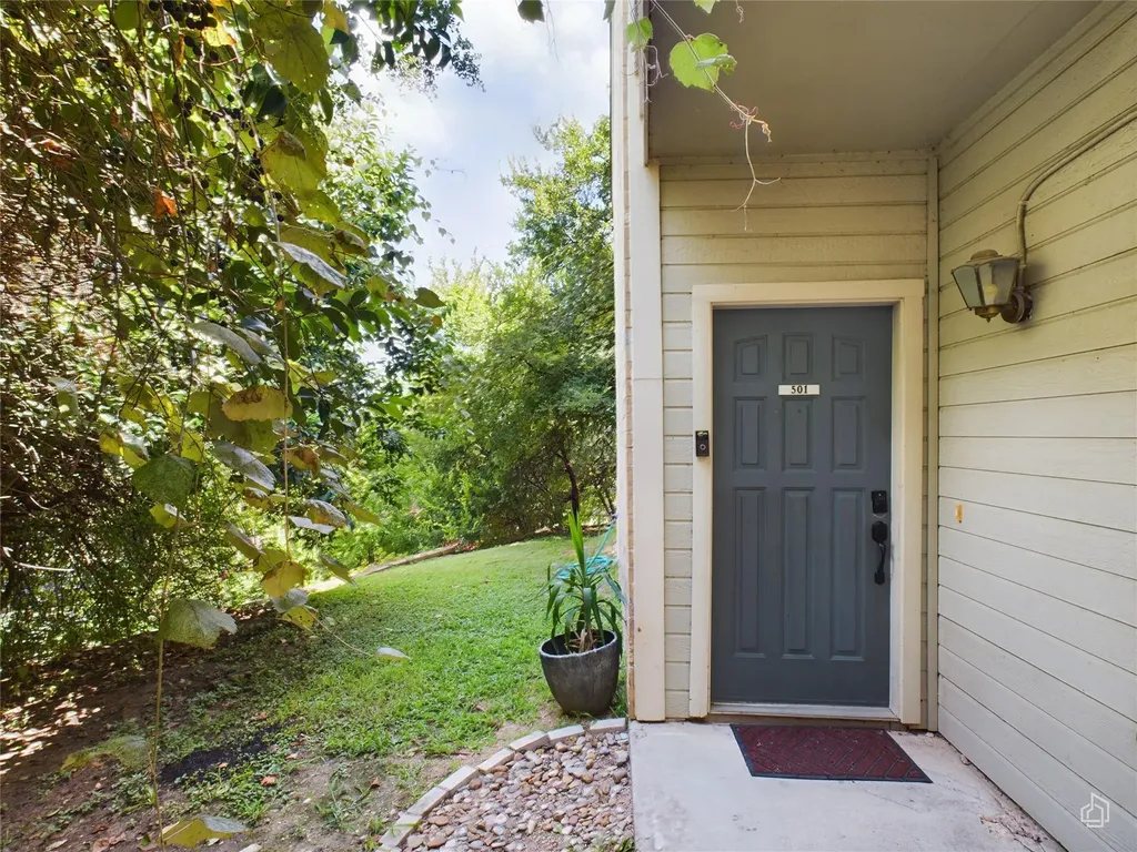 2450 Wickersham Lane Austin TX 78741