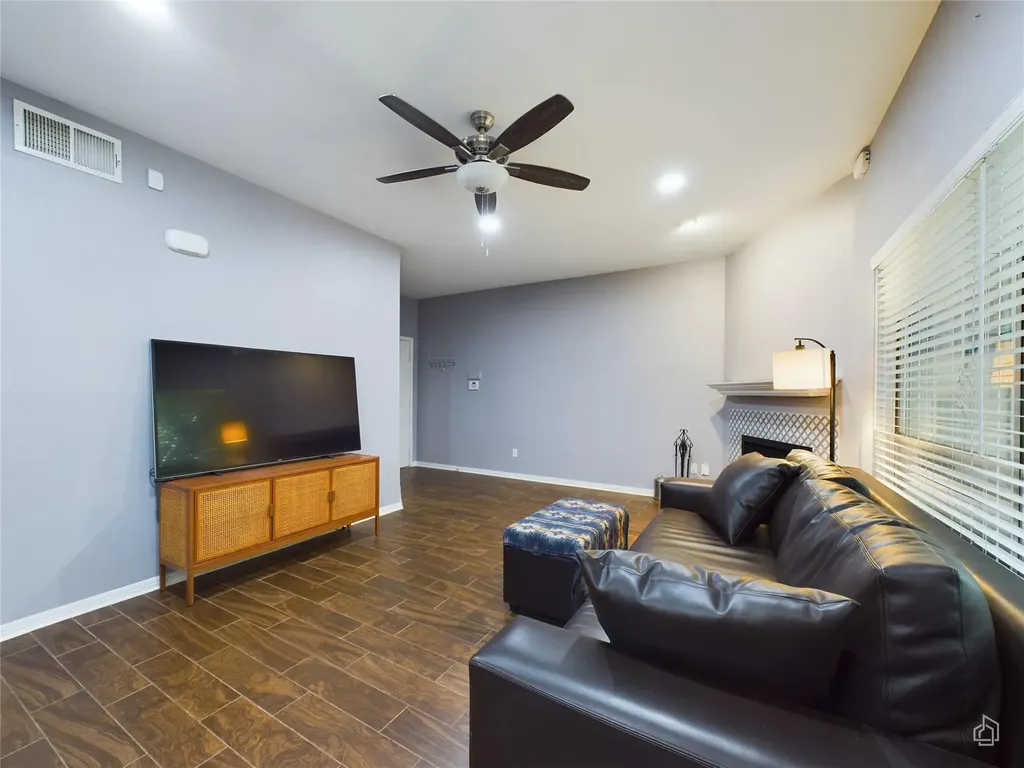 2450 Wickersham Lane Austin TX 78741