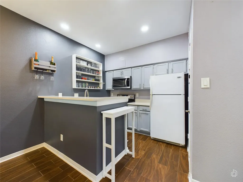 2450 Wickersham Lane Austin TX 78741