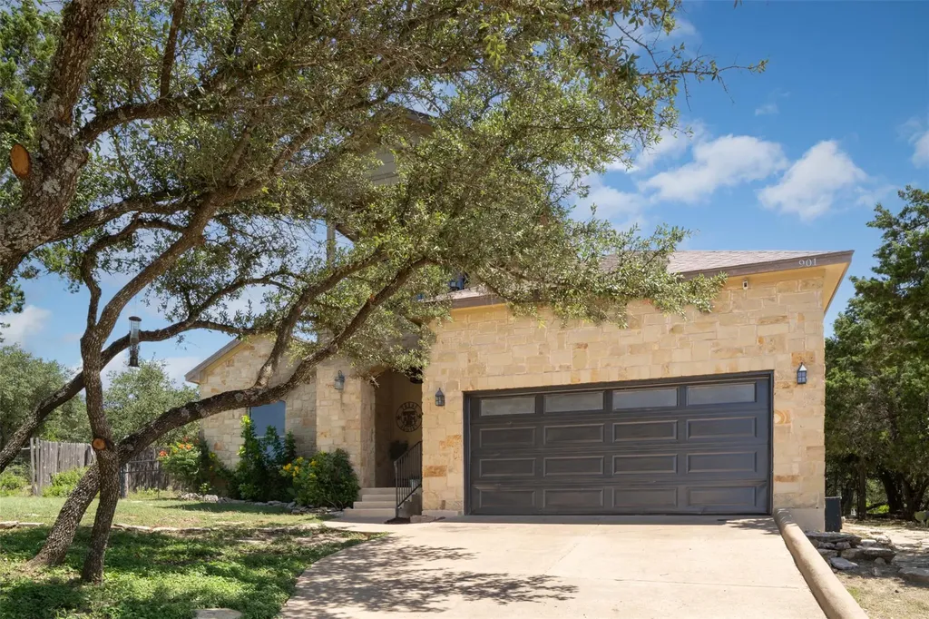 901 Panorama Drive Dripping Springs TX 78620