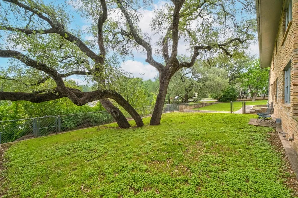 2805 Hatley Drive Austin TX 78746