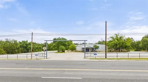 1506 N Us Highway 281 Johnson City TX 78636