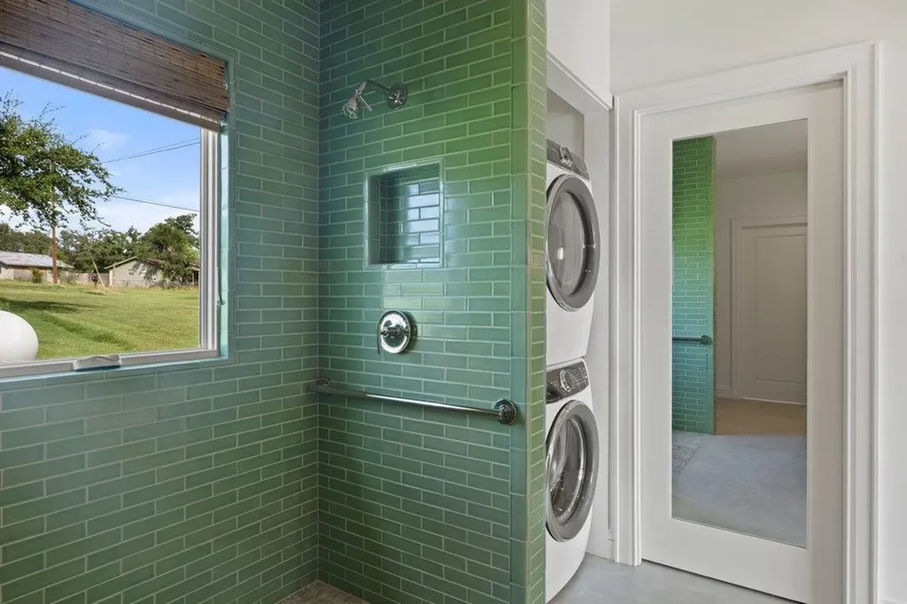 24423 Pedernales Drive Spicewood TX 78669
