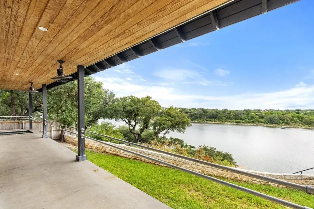 24423 Pedernales Drive Spicewood TX 78669