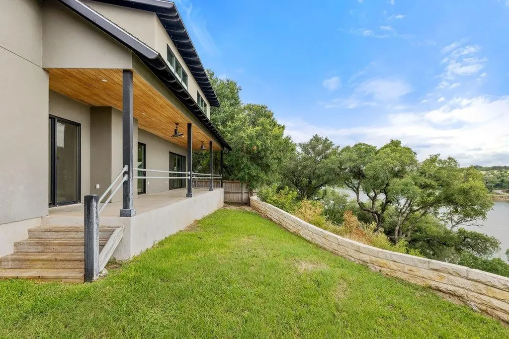 24423 Pedernales Drive Spicewood TX 78669