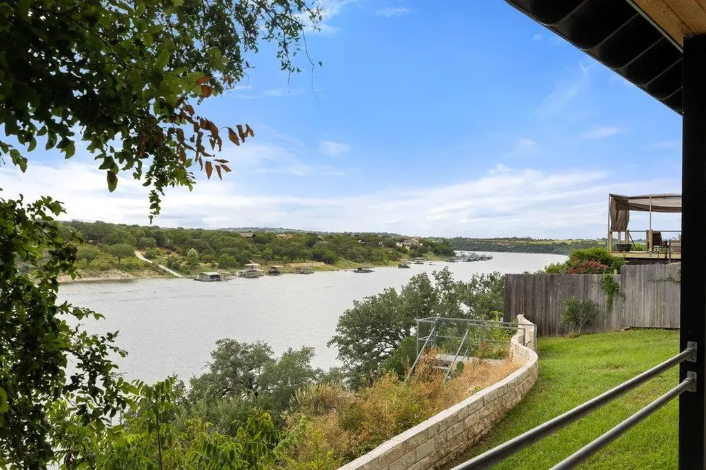 24423 Pedernales Drive Spicewood TX 78669