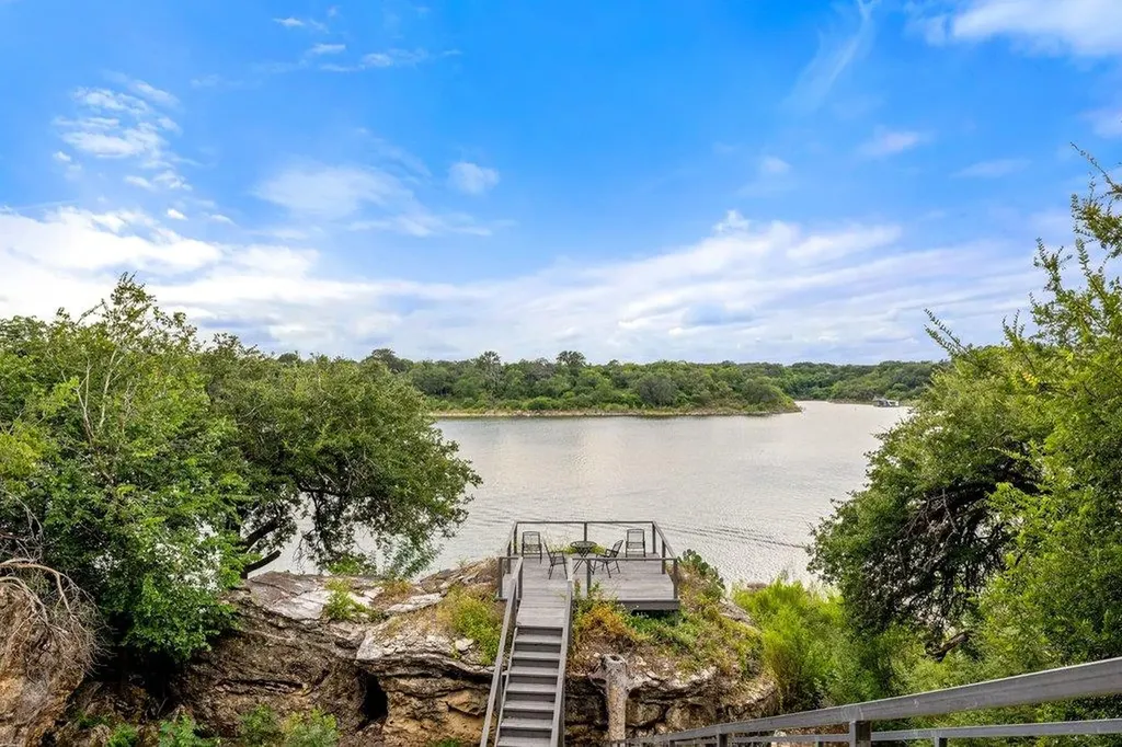 24423 Pedernales Drive Spicewood TX 78669
