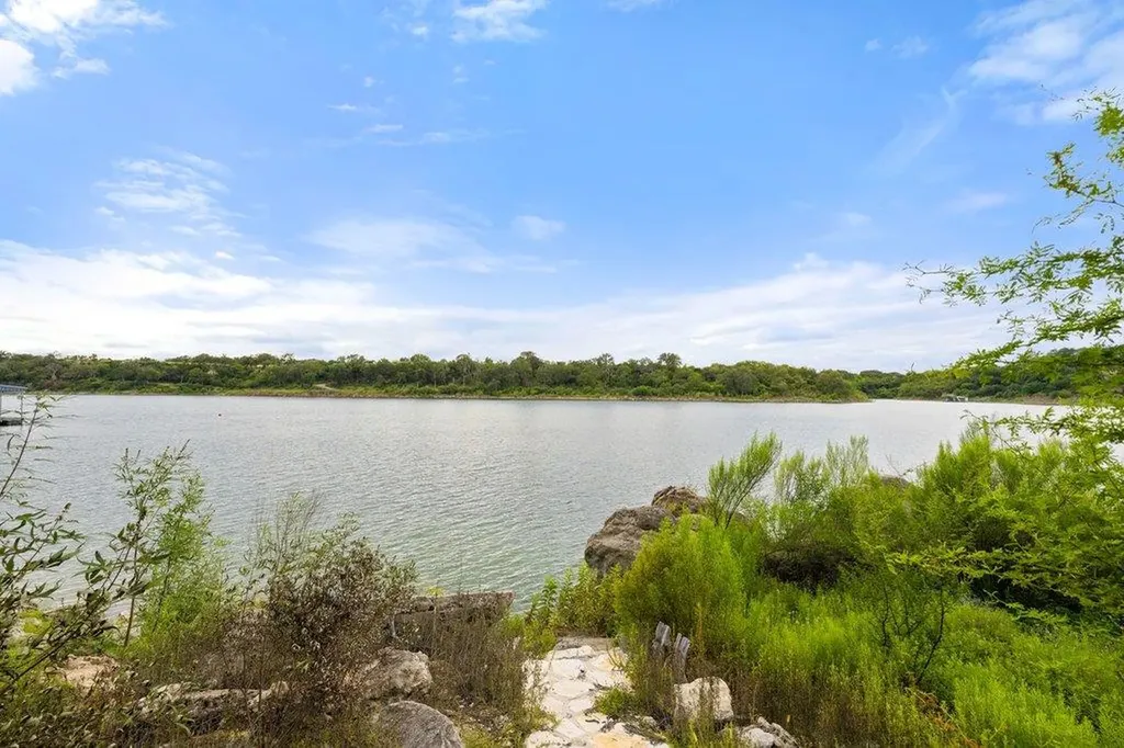 24423 Pedernales Drive Spicewood TX 78669