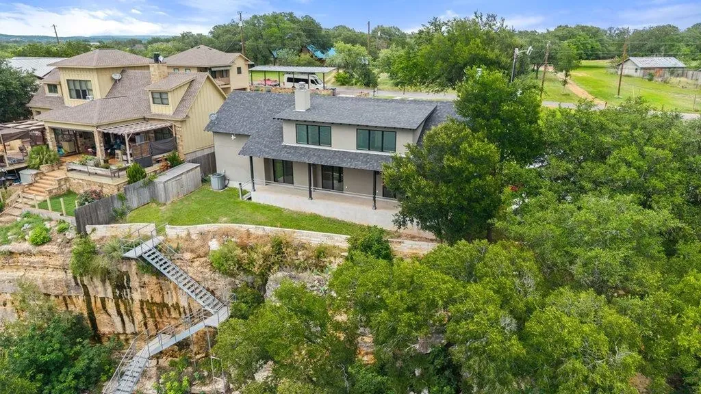 24423 Pedernales Drive Spicewood TX 78669