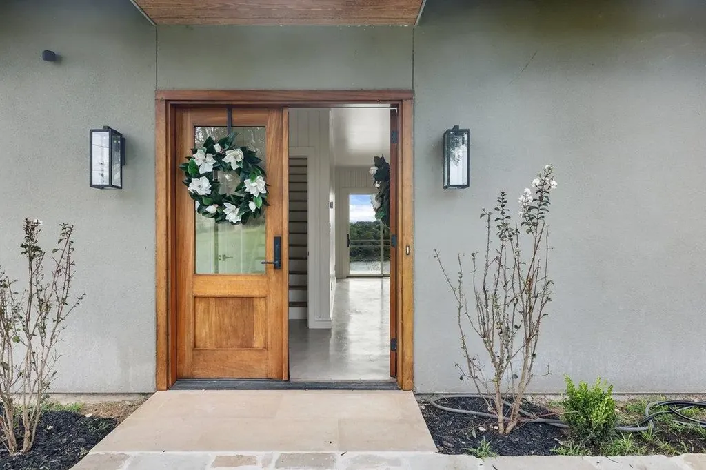 24423 Pedernales Drive Spicewood TX 78669
