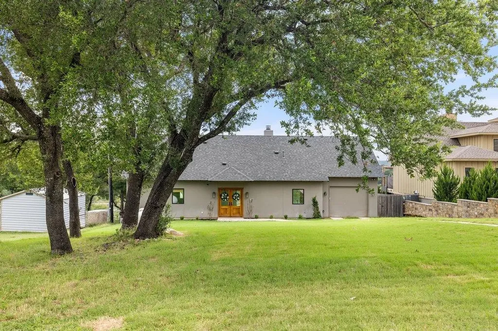 24423 Pedernales Drive Spicewood TX 78669