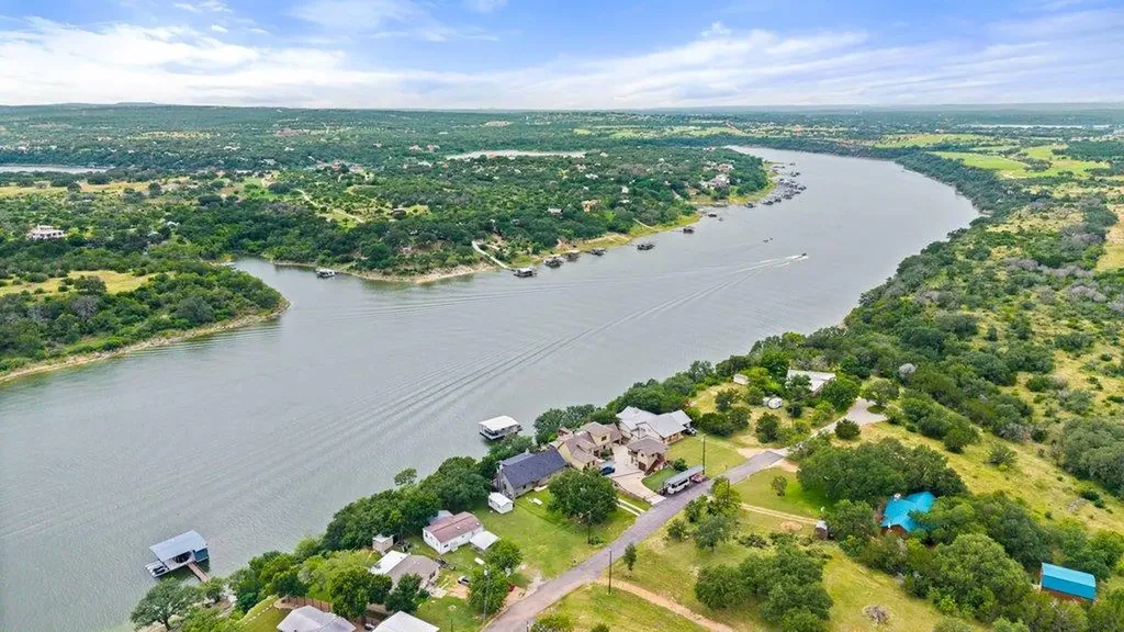 24423 Pedernales Drive Spicewood TX 78669