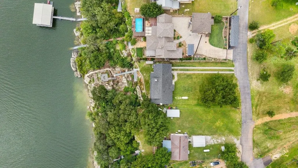 24423 Pedernales Drive Spicewood TX 78669
