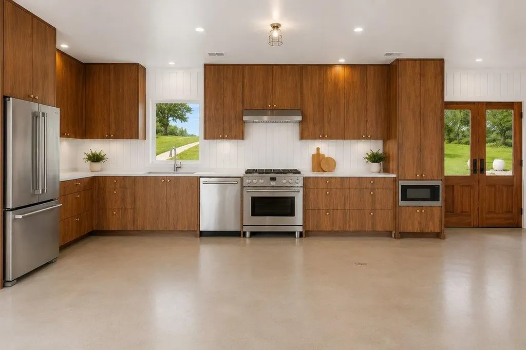 24423 Pedernales Drive Spicewood TX 78669