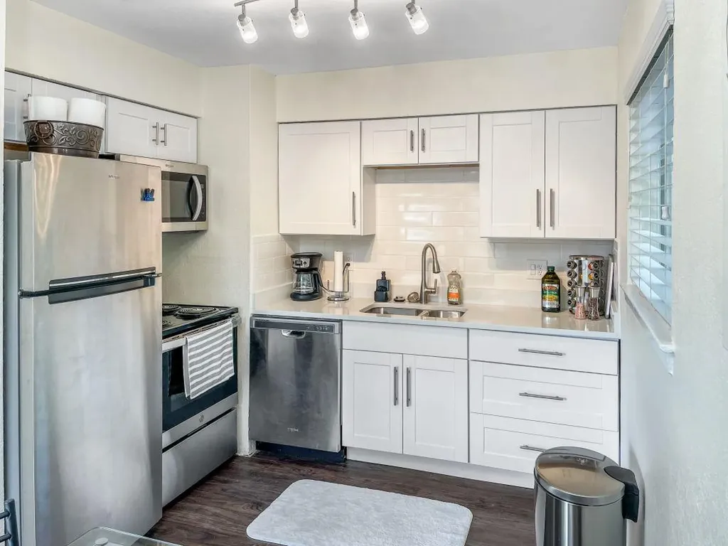 6100 Calmar Cove Austin TX 78721