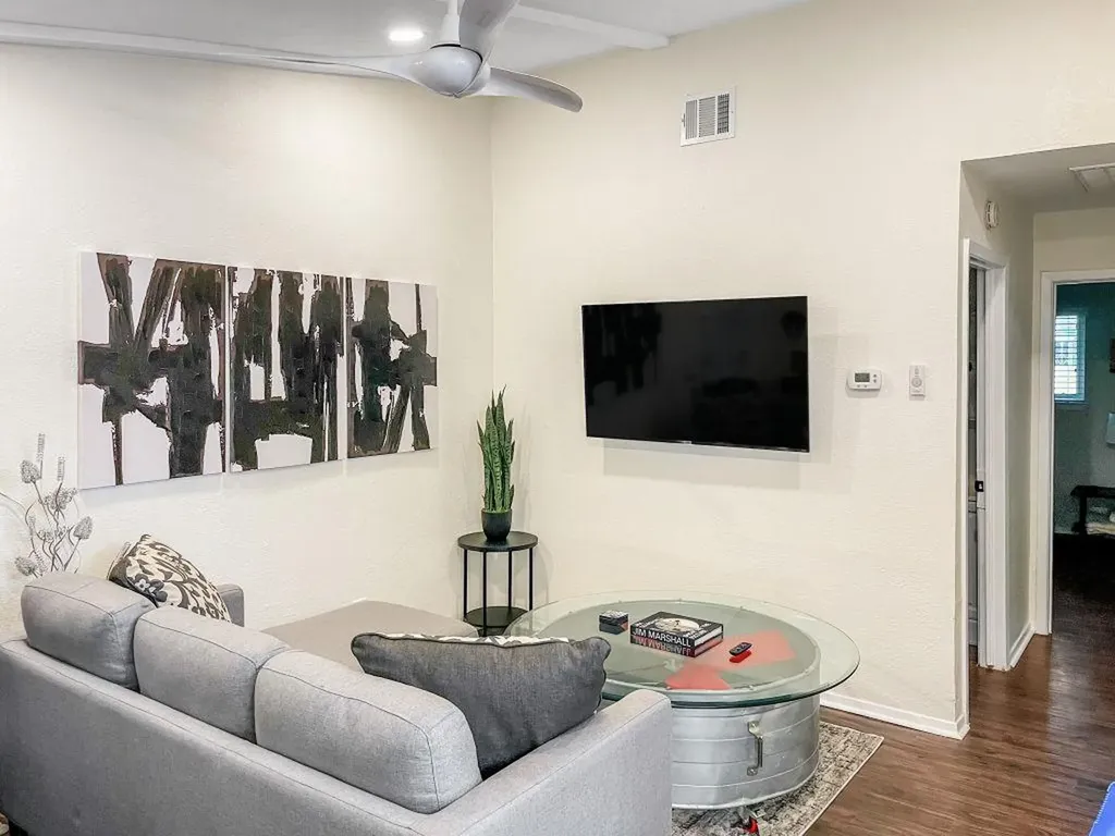 6100 Calmar Cove Austin TX 78721
