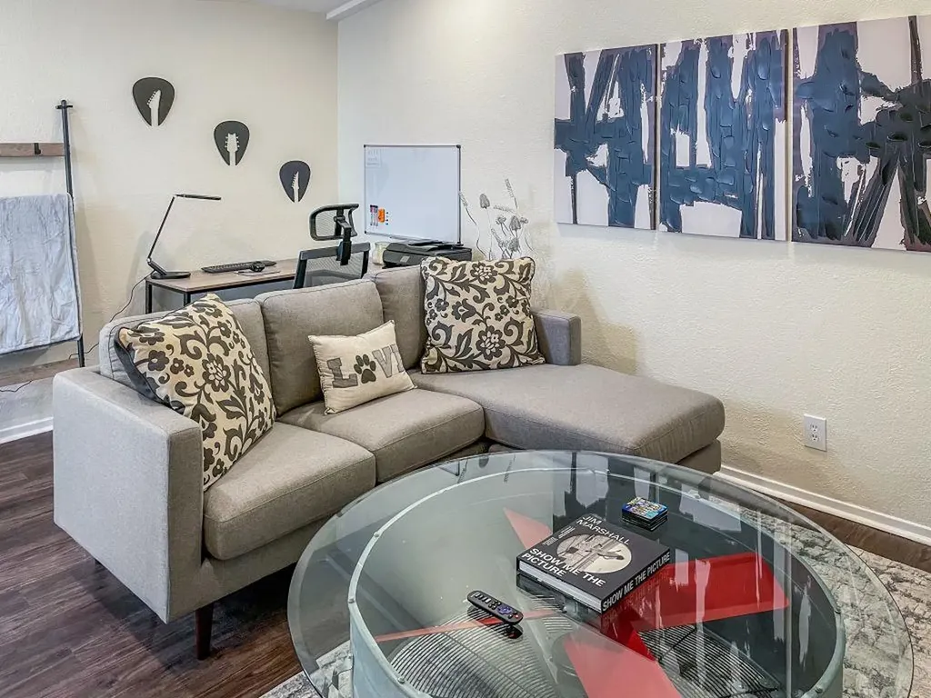 6100 Calmar Cove Austin TX 78721