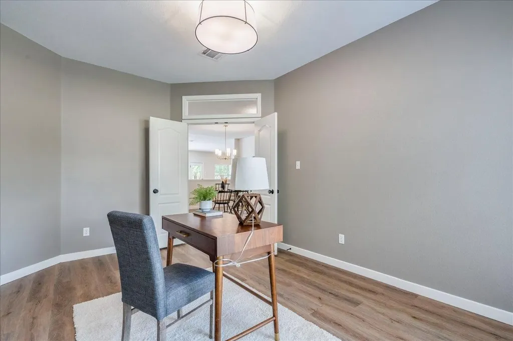 4504 Steed Drive Austin TX 78749