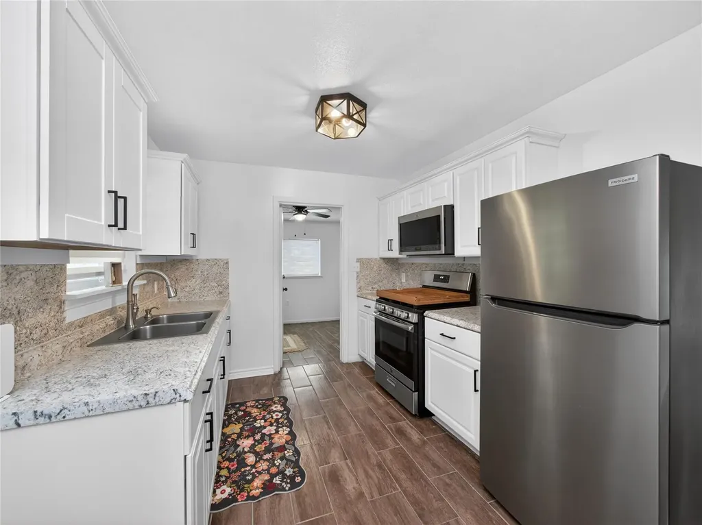 6010 Waycross Drive Austin TX 78745