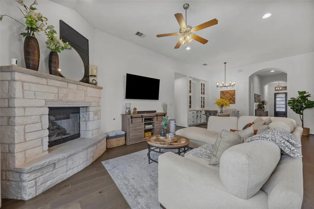 1012 Discovery Well Drive Liberty Hill TX 78642