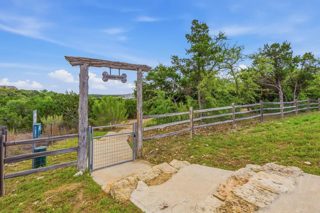 1102 Sage Thrasher Circle Dripping Springs TX 78620