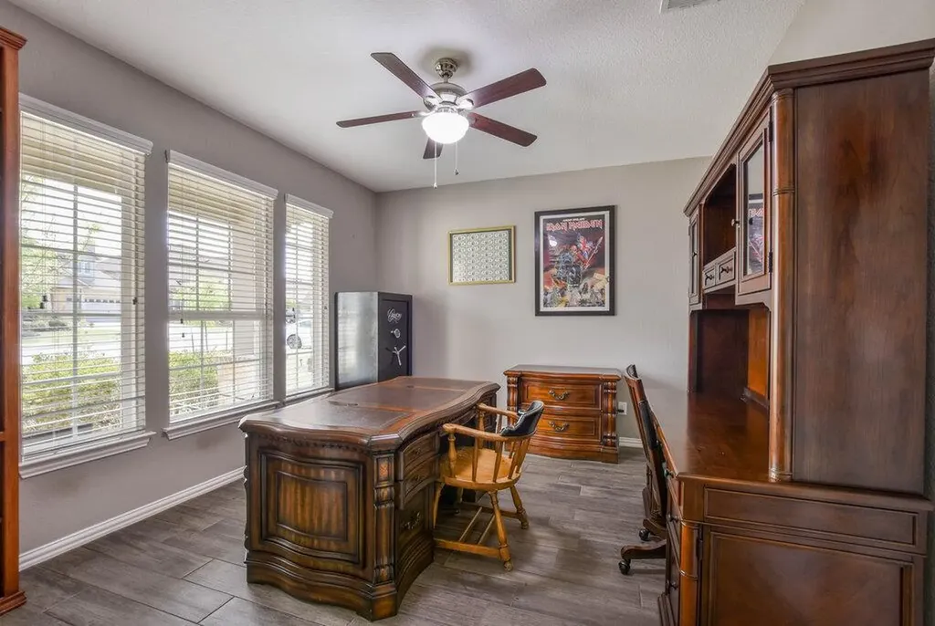 521 Middle Brook Drive Leander TX 78641